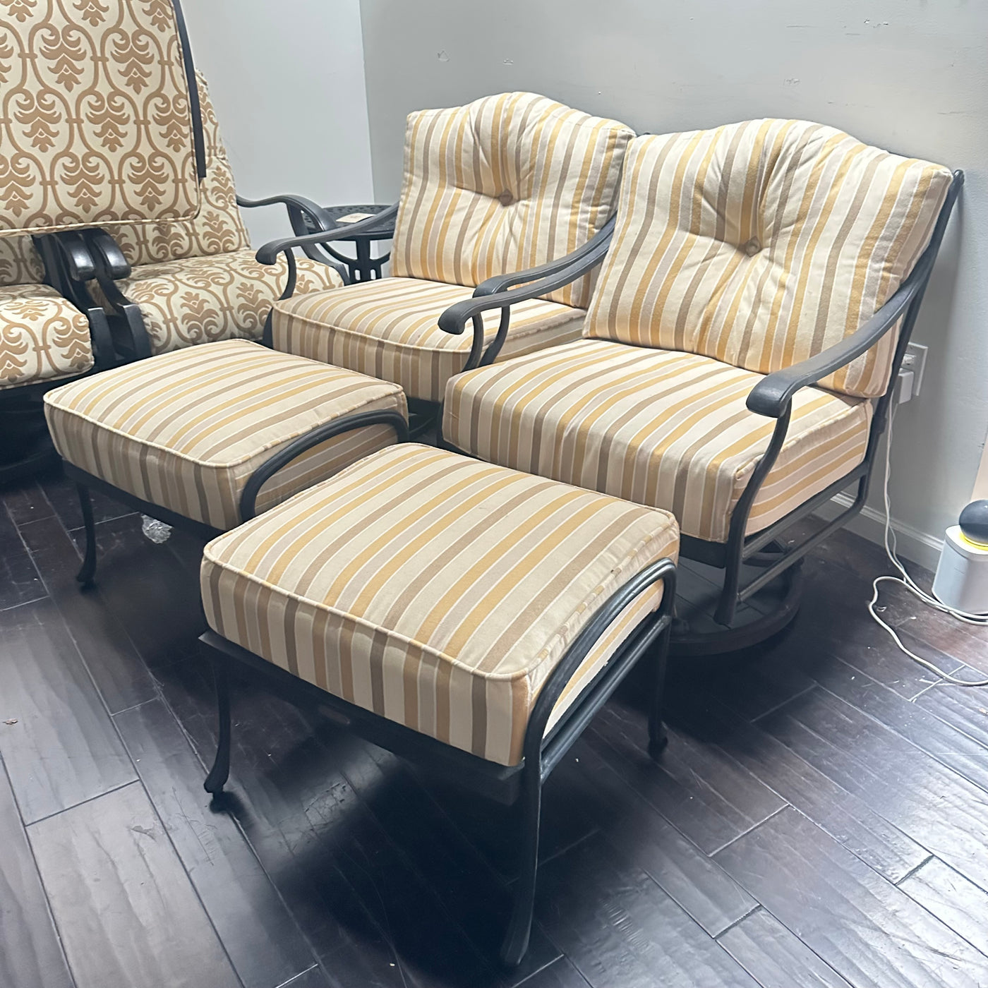 Mallin Outdoor striped chair set