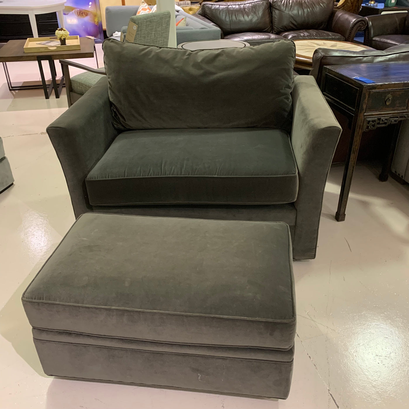 Taylor king Large Upholstery Accent Swivel Chair with Ottoman