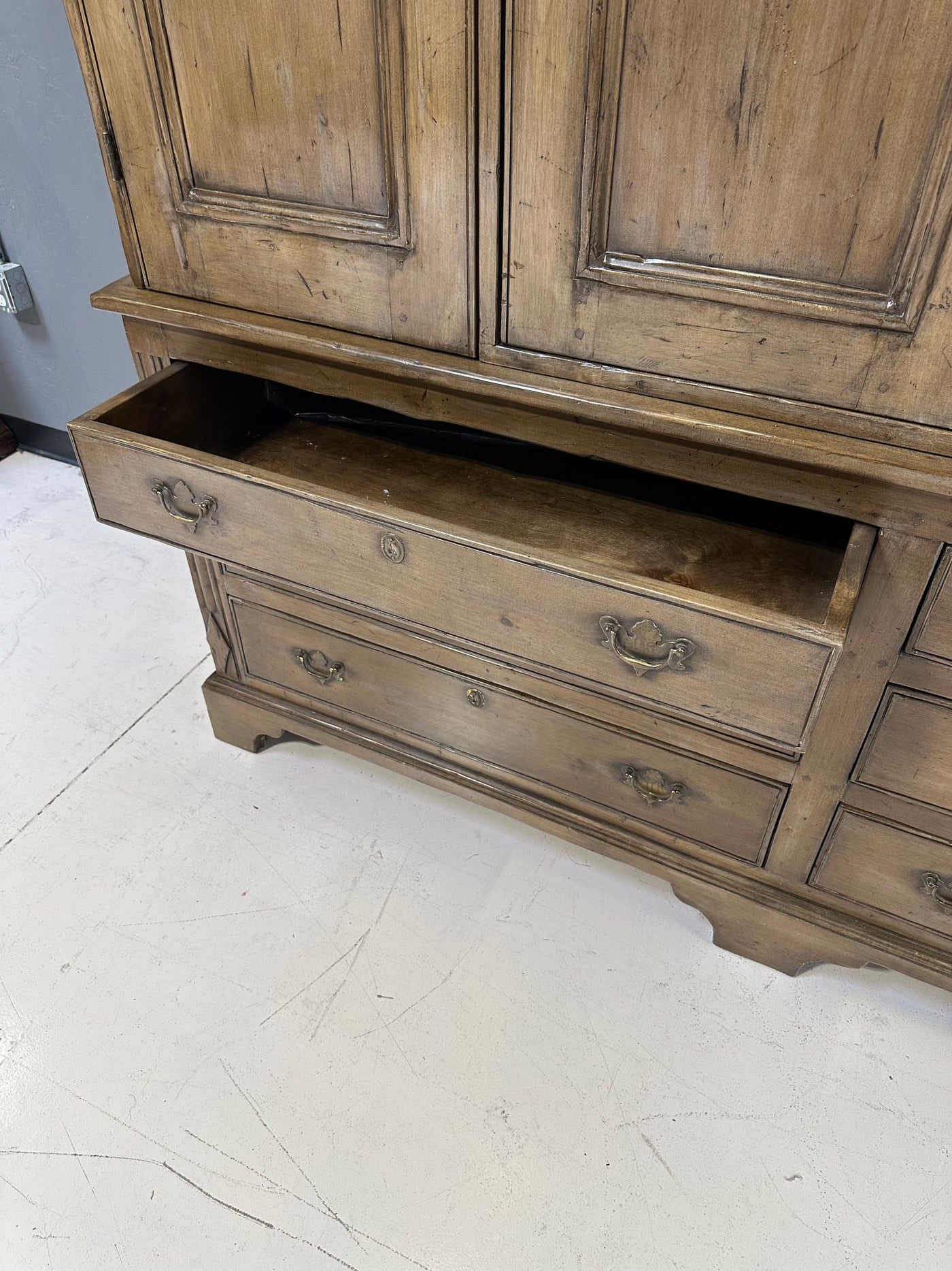 Georgian English antique cabinet
