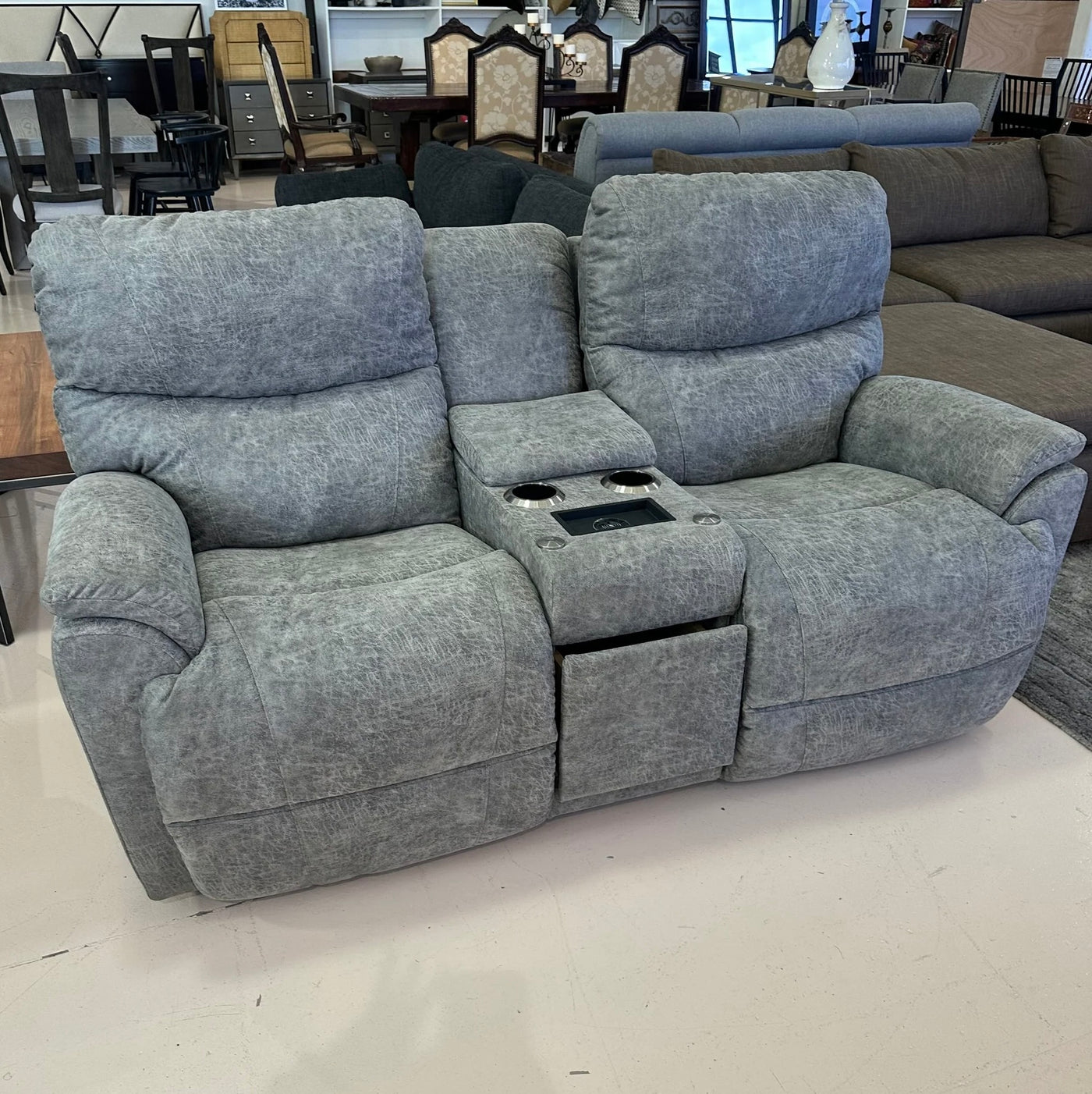 New La-Z-Boy Power Reclining Trouper Loveseat