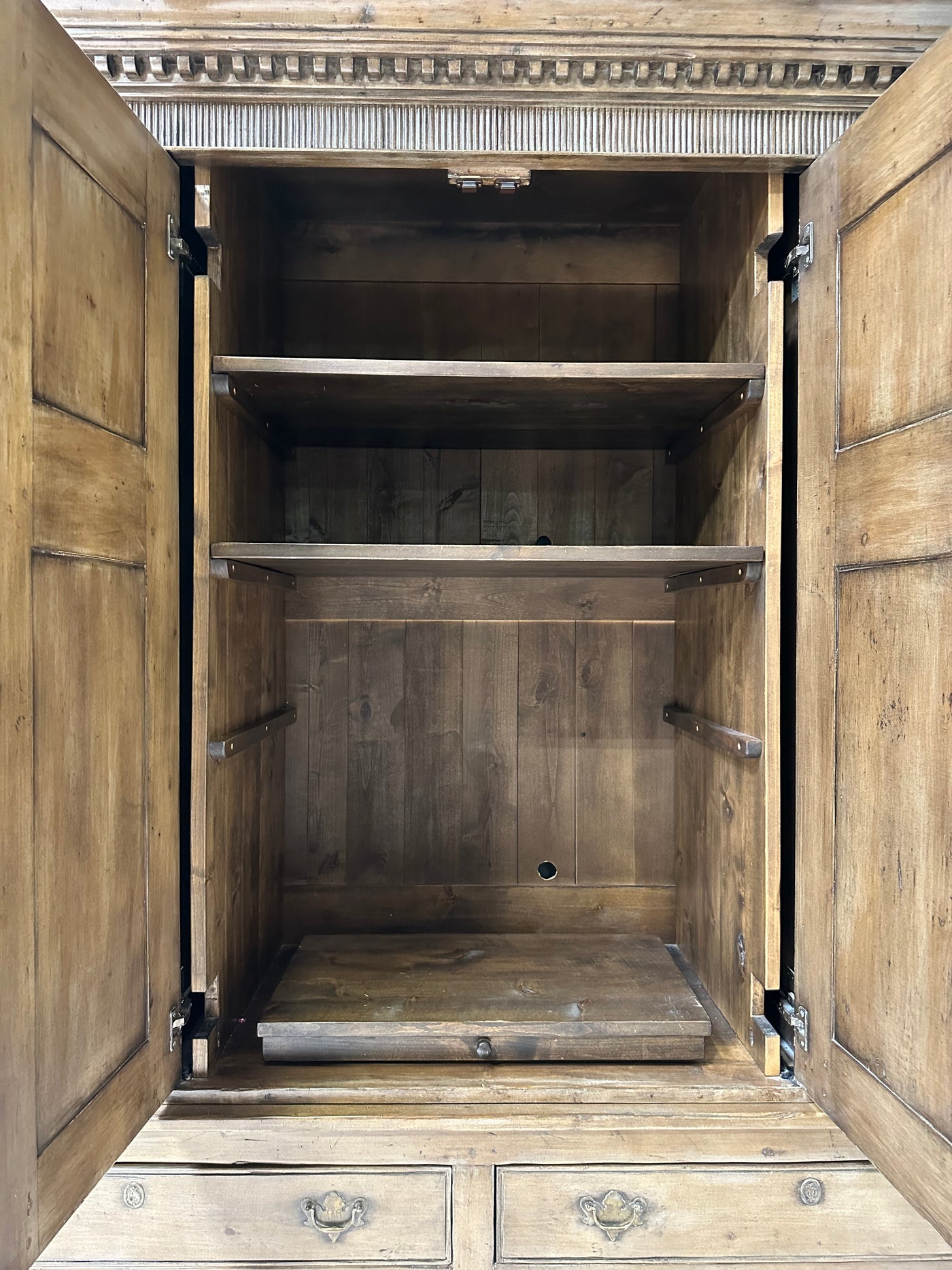 Georgian English antique cabinet