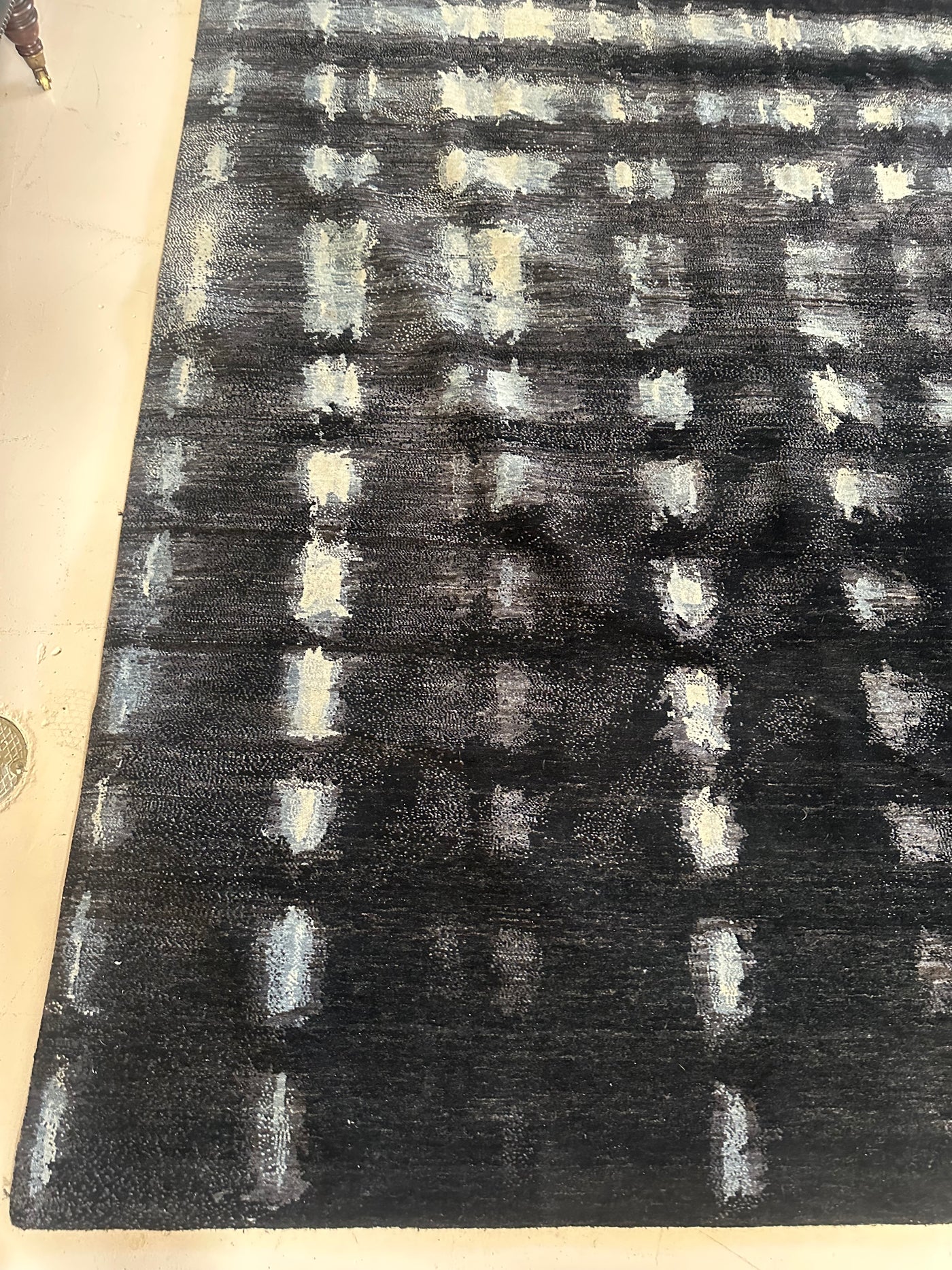 Hand woven Contemporary area rug