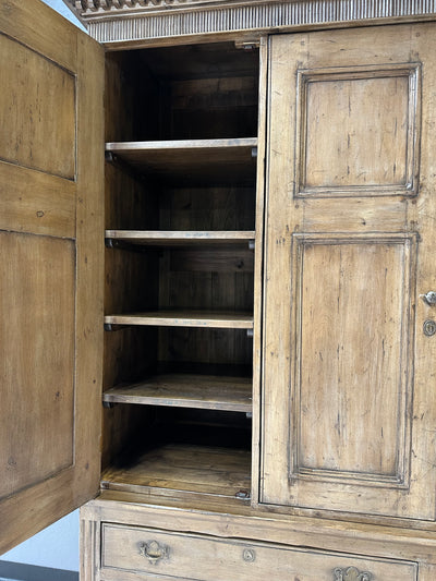 Georgian English antique cabinet