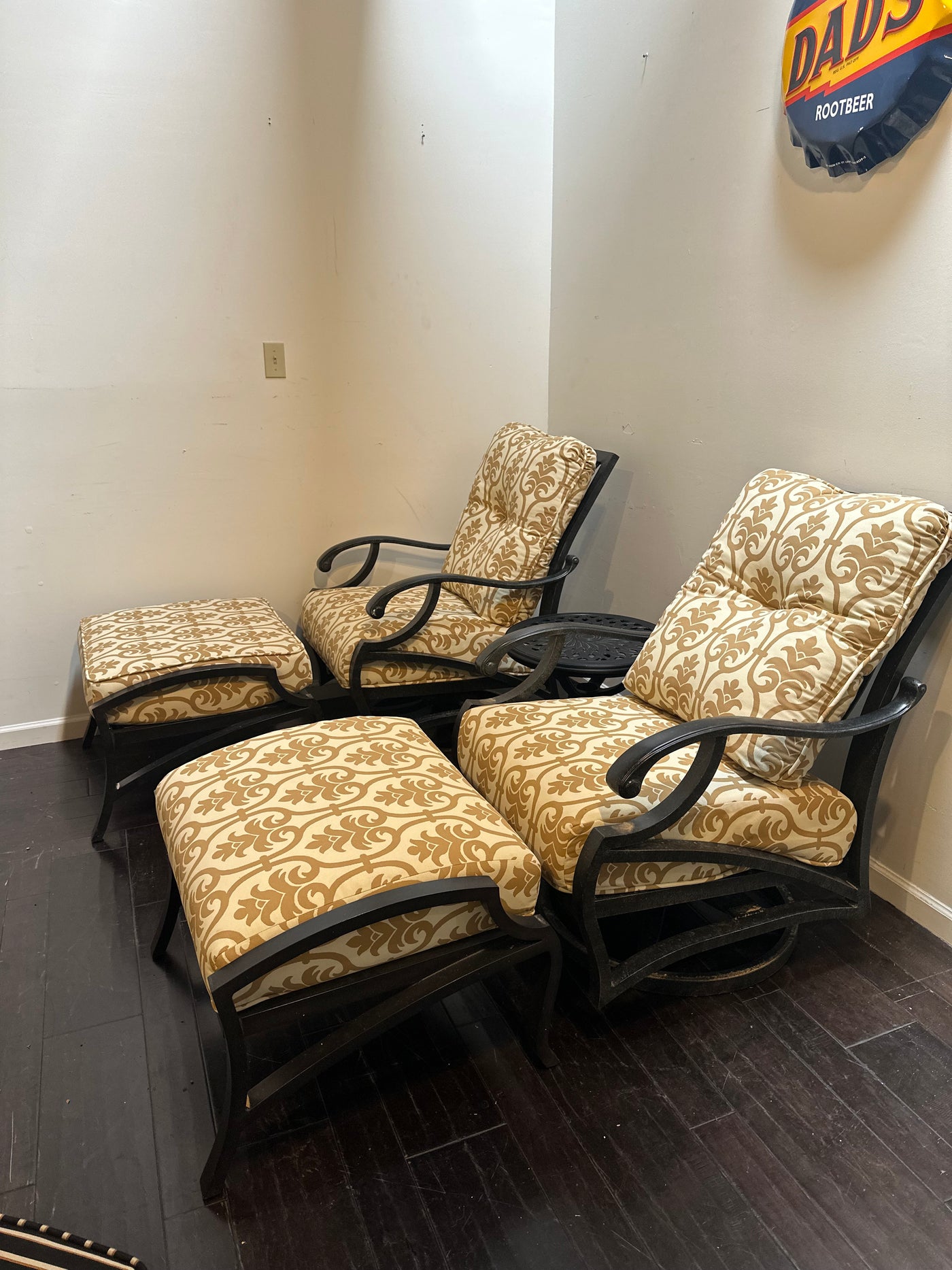 Mallin Volare Swivel Chair Set