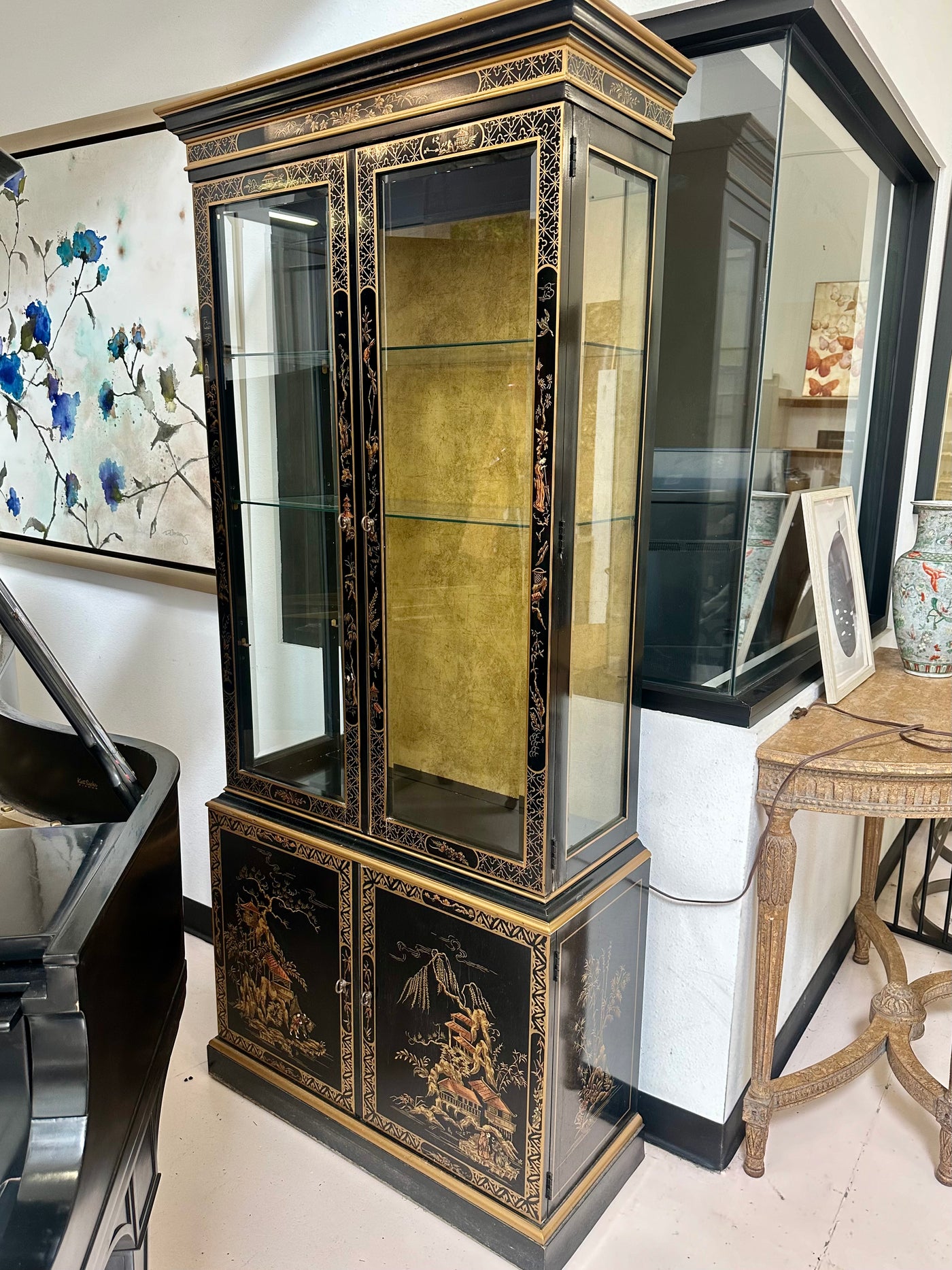 Drexel Heritage Et Cetera Curio Cabinet