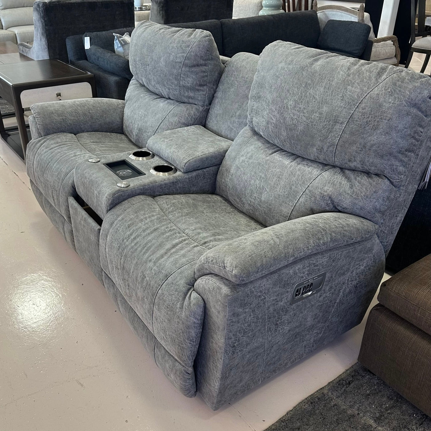 New La-Z-Boy Power Reclining Trouper Loveseat