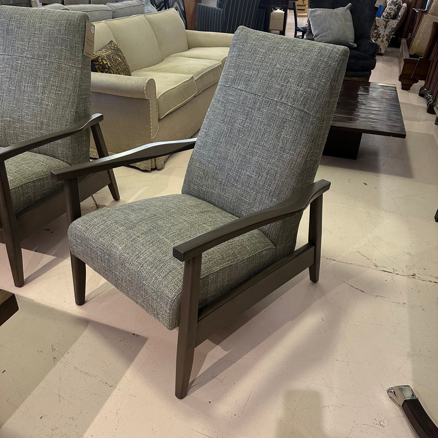 Custom reclining accent chairs