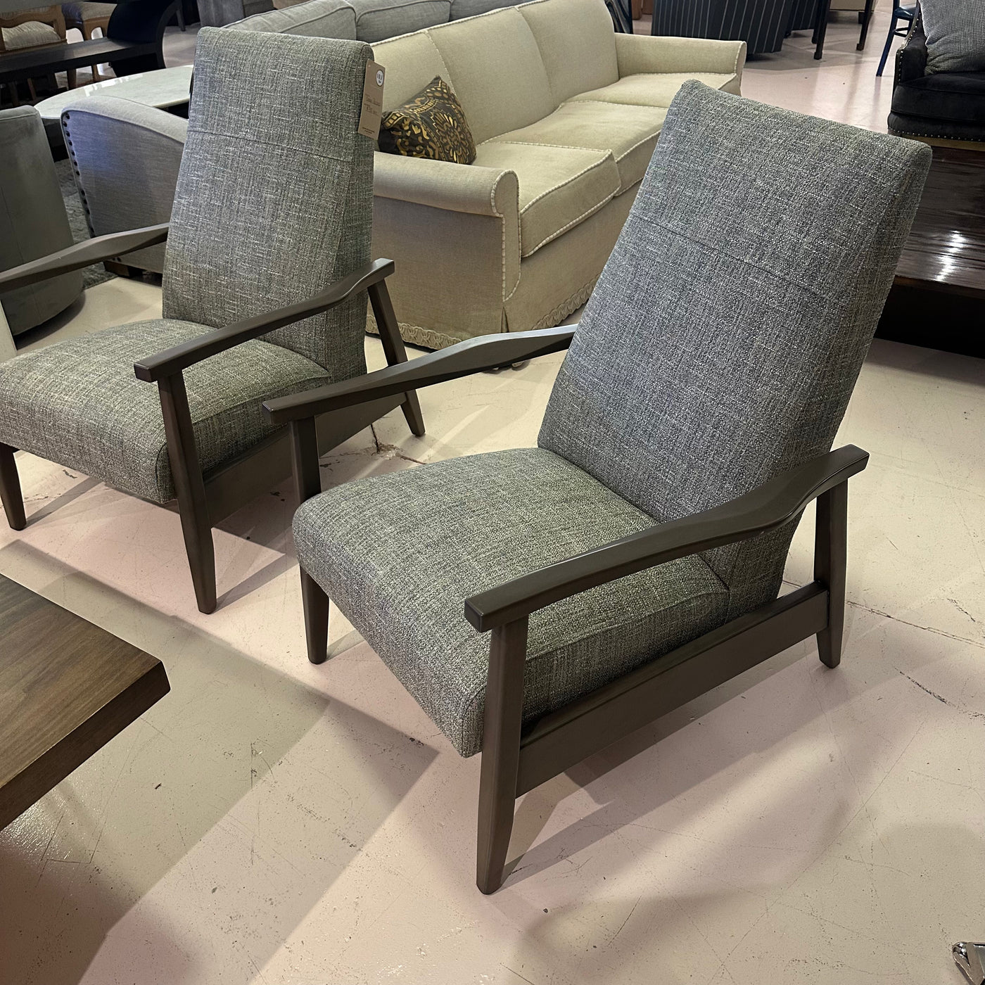 Custom reclining accent chairs