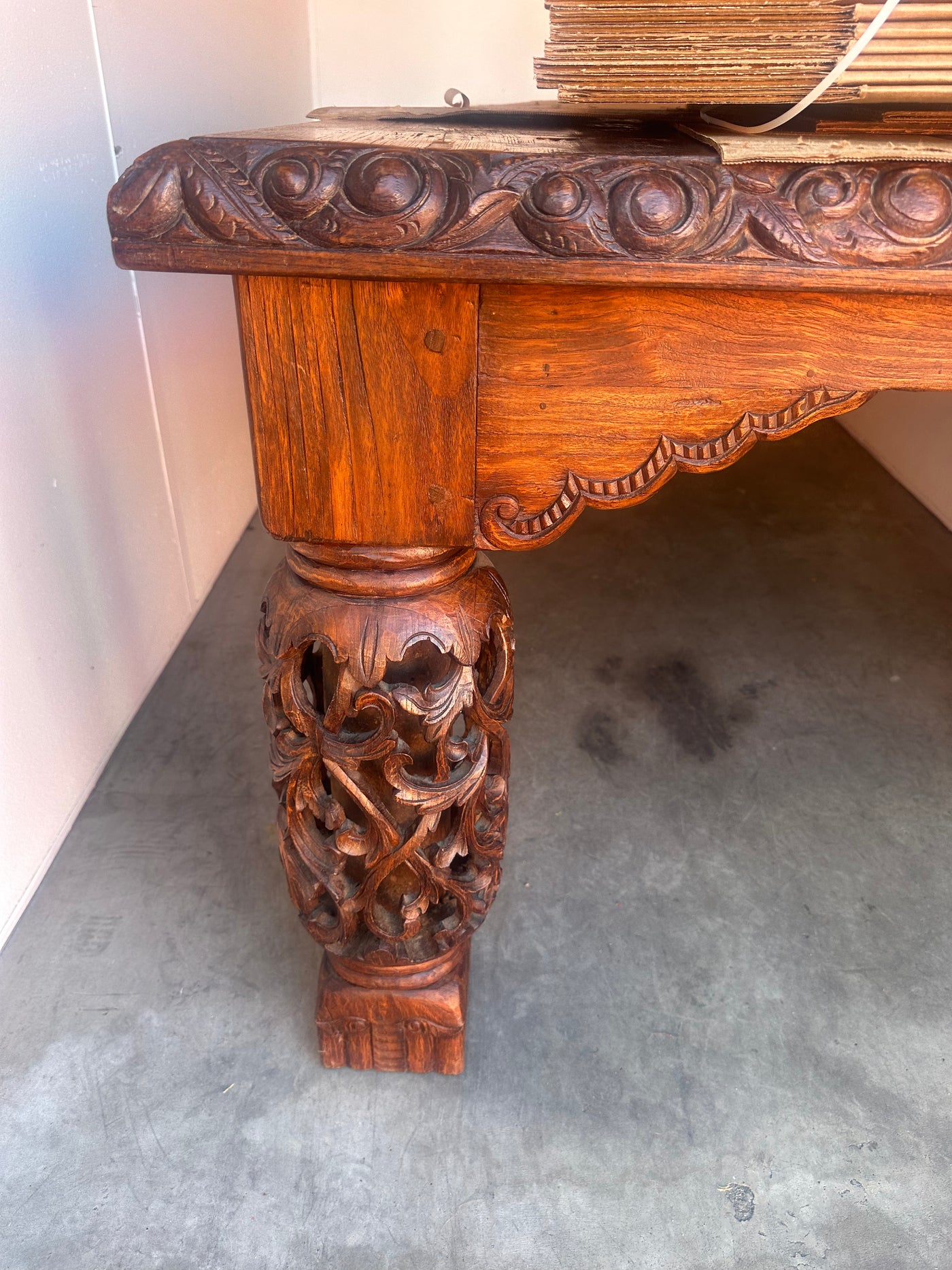 Jason Scott Grand Cordoza Dining Table